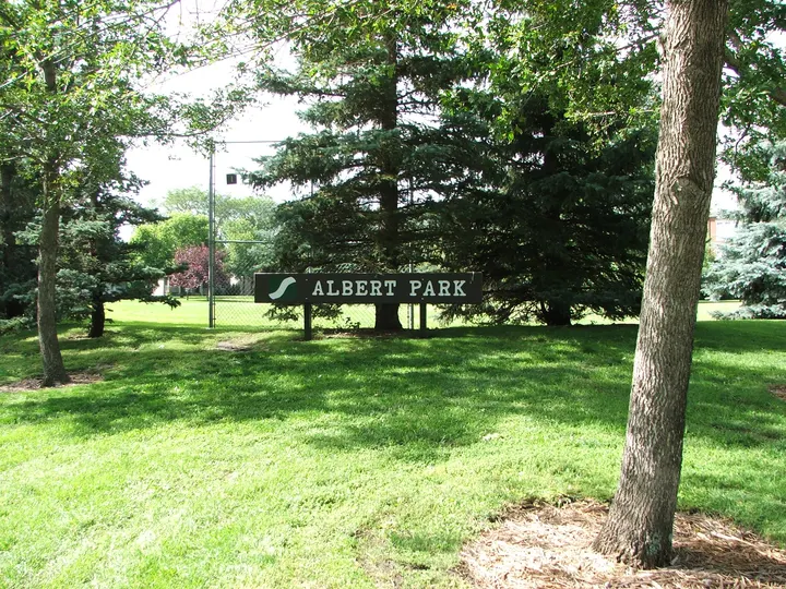 Ground-level photograph of Albert Park from the city park map.