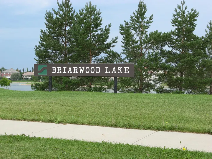 Ground-level photograph of Briarwood Lake from the city park map.