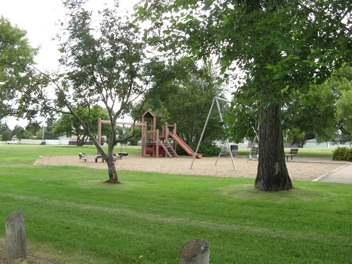 Ground-level photograph of Canon Smith Park from the city park map.