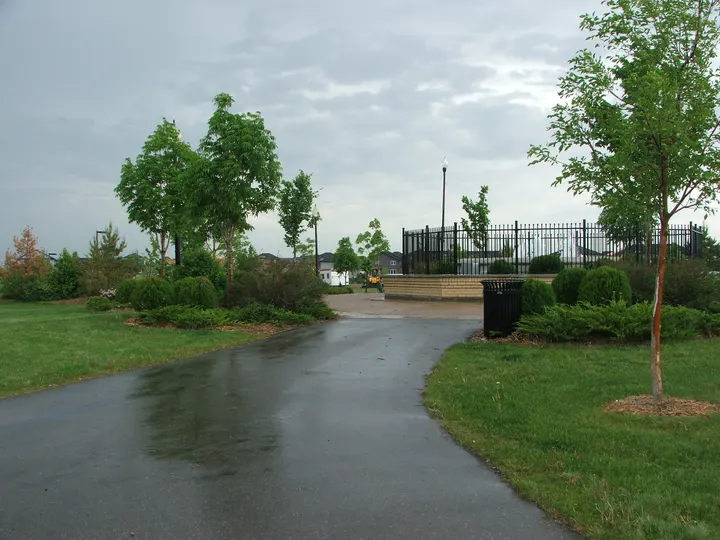Ground-level photograph of Hampton Village Square from the city park map.