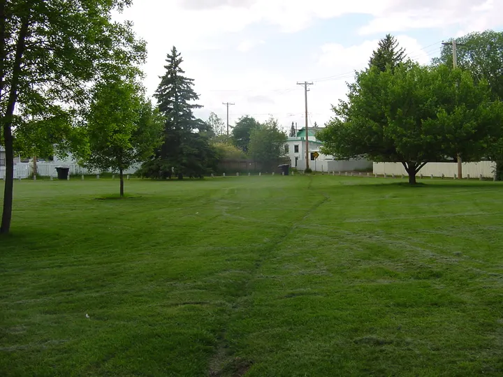 Ground-level photograph of Jeffery Park from the city park map.