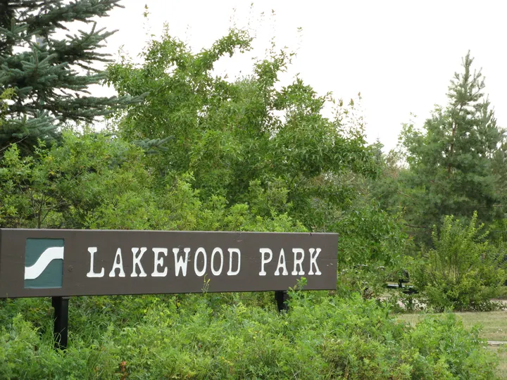 Ground-level photograph of Lakewood Park from the city park map.