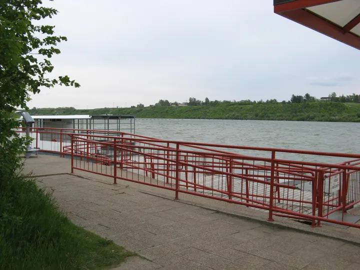 Ground-level photograph of Mendel Site from the city park map.