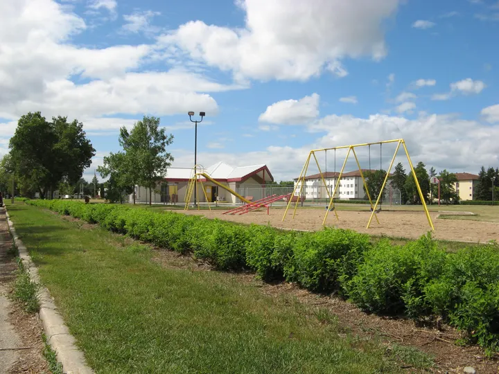 Ground-level photograph of Sutherland Park from the city park map.